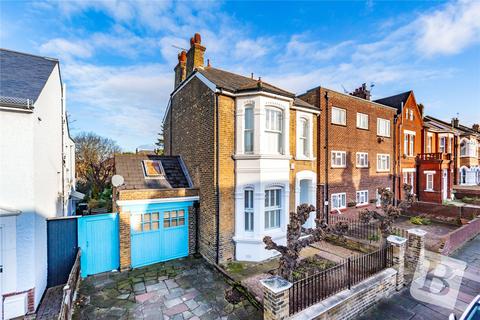 Kent Road, Gravesend, Kent, DA11 4 bed detached house for sale