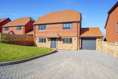 Bradshaw Close, Winchelsea Road... 5 bed detached house for sale