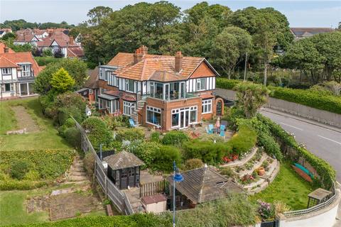 Brook Lane, Felixstowe, Suffolk, IP11 5 bed detached house for sale