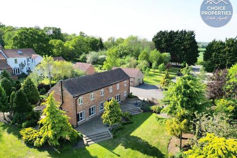 Kenwick Hill, Louth LN11 4 bed barn conversion for sale