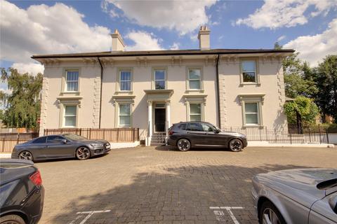 Green Lanes, London, N21 2 bed flat for sale