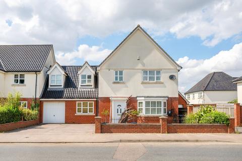 4 bedroom link detached house for sale