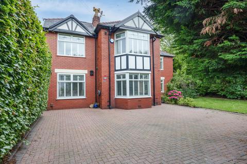 6 bedroom detached house for sale