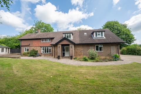 6 bedroom detached house for sale