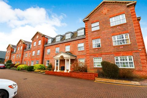 London Road, Surrey GU15 2 bed apartment for sale