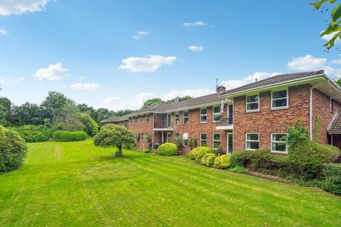 Purton Lane, Farnham Royal SL2 2 bed apartment for sale