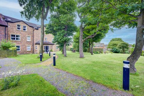 West Farm Mews, Newcastle upon Tyne, 2 bed flat for sale