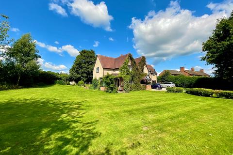 Tixall Road, Stafford, ST18 5 bed cottage for sale