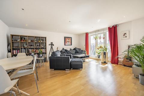 Seven Kings Way, Kingston upon Thames 2 bed flat for sale