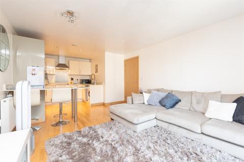 Creek Mill Way, Dartford, Kent 2 bed flat for sale