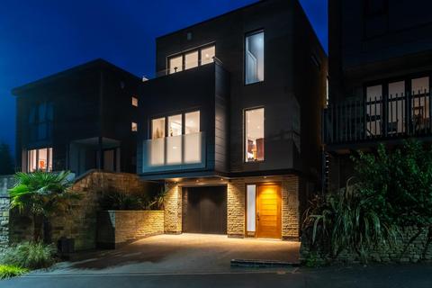Darwin Lane, Sheffield 4 bed detached house for sale