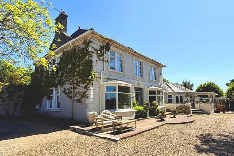 Gwynedd LL55 8 bed detached house for sale
