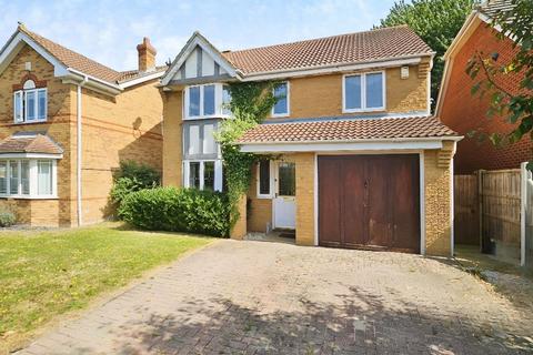 Hunter Drive, Wickford, SS12 4 bed detached house for sale