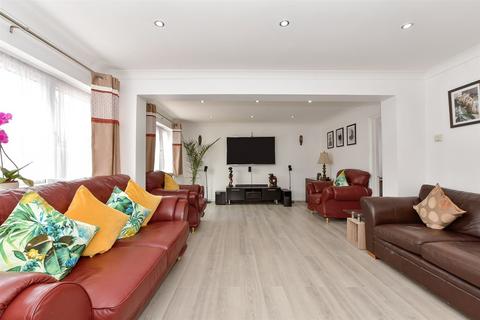 4 bedroom end of terrace house for sale