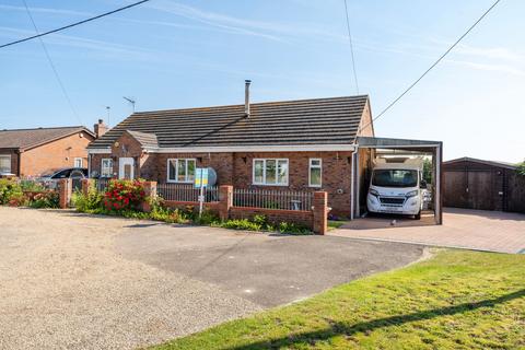 Four Acres Estate, Hemsby 4 bed chalet for sale