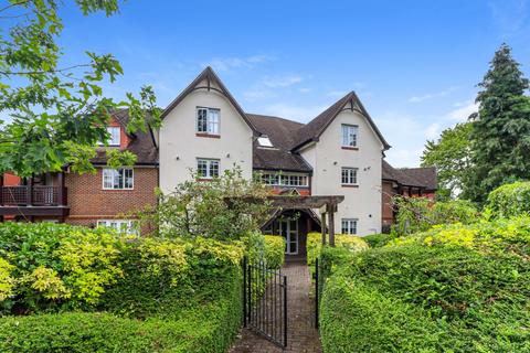 Candlemas Oaks, Beaconsfield... 2 bed apartment for sale