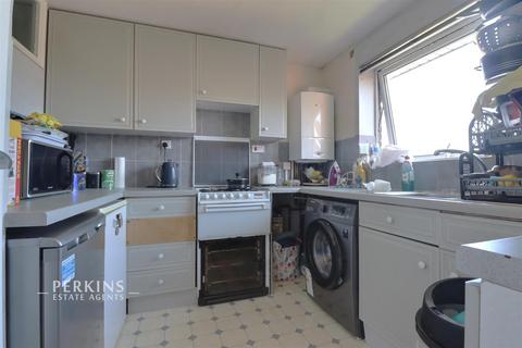 Northolt, UB5 2 bed flat for sale