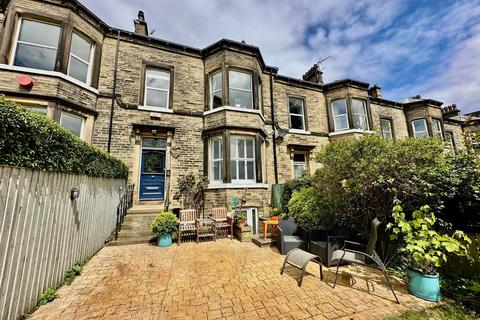 5 bedroom terraced house for sale