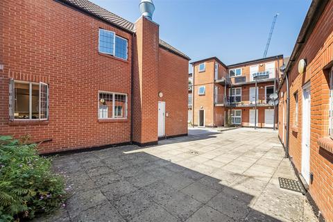 Russell Hill Place, Purley CR8 2 bed apartment for sale