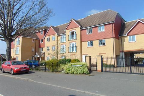 Bower Way, Cippenham 2 bed flat for sale