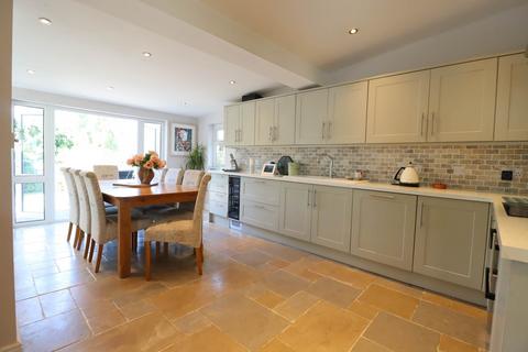 Barnfield, Marlborough, SN8 2AX 4 bed detached house for sale