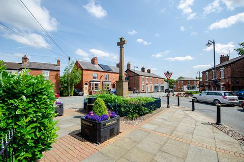 London Road, Davenham, Northwich, CW9 3 bed end of terrace house for sale