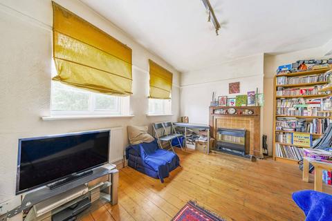 Hanley Road, Stroud Green, London, N4 1 bed flat for sale