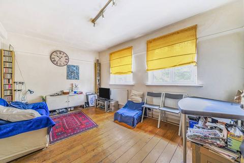 Hanley Road, Stroud Green, London, N4 1 bed flat for sale