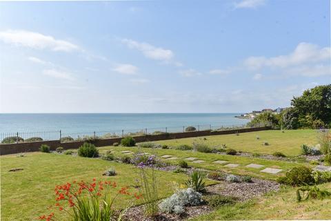 Ocean Drive, Broadstairs, Kent 3 bed ground floor flat for sale