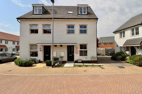 Lake Drive, Hythe, Kent, CT21 4BN 3 bed townhouse for sale