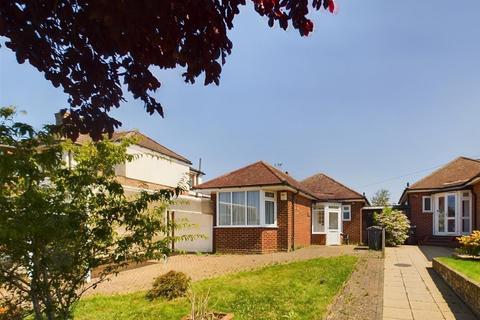 Tandridge Gardens, South Croydon 2 bed detached bungalow for sale