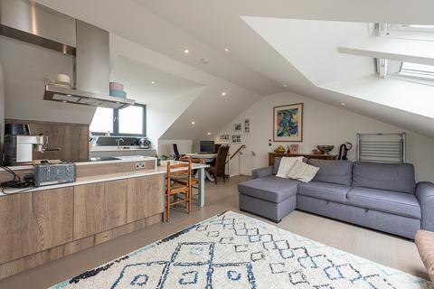 Camp Road, Hertfordshire AL1 2 bed apartment for sale