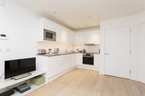 Cricket Green, Mitcham CR4 1 bed apartment for sale