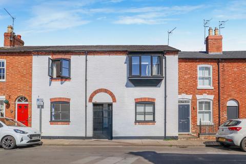 1 bedroom ground floor flat for sale