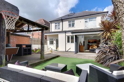 The Grove, Bournemouth BH9 5 bed detached house for sale