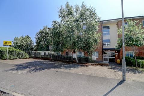 St Hughs Avenue, High Wycombe HP13 2 bed apartment for sale