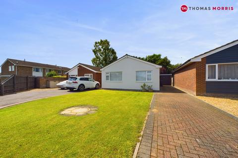 Tythe Piece, Huntingdon PE28 2 bed bungalow for sale