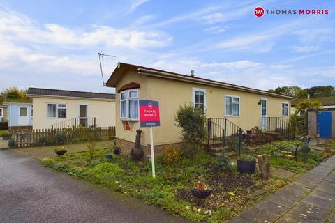 Brook Way, Cambridgeshire PE27 2 bed detached house for sale
