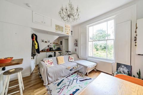 Rye Hill Park, London 1 bed apartment for sale