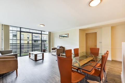 Ferry Lane, Brentford, TW8 2 bed flat for sale