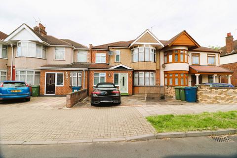 5 bedroom semi-detached house for sale