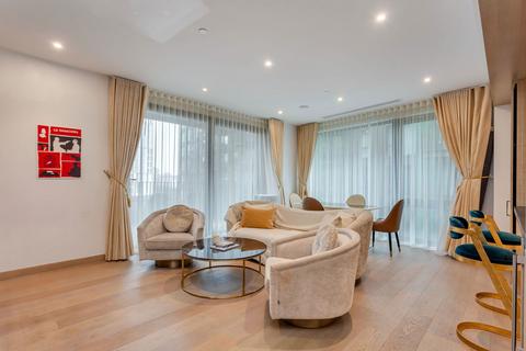 Viaduct Gardens, London SW11 2 bed flat for sale