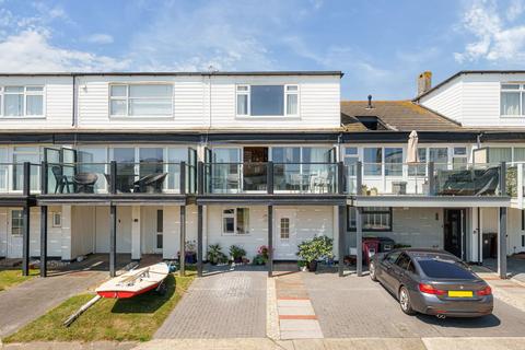 Marineside, Bracklesham Bay, PO20 4 bed terraced house for sale