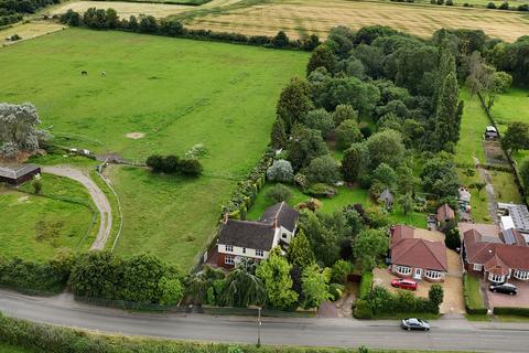 Newton Road, Rushden NN10 4 bed detached house for sale