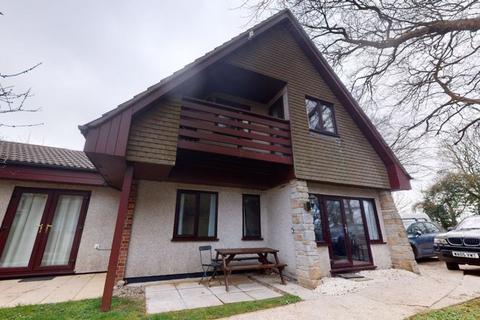 3 bedroom chalet for sale