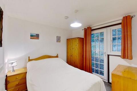 14 Tudor Court, Tolroy Manor 2 bed chalet for sale
