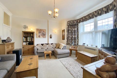 Southcliff Gardens, Tenby 3 bed apartment for sale