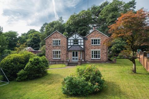 An immaculately presented and updated... 4 bed detached house for sale