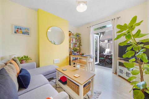 Litchfield Gardens, Willesden 2 bed flat for sale