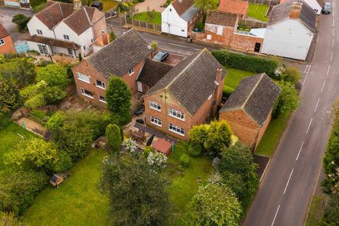 Low Street, Newark NG22 4 bed detached house for sale